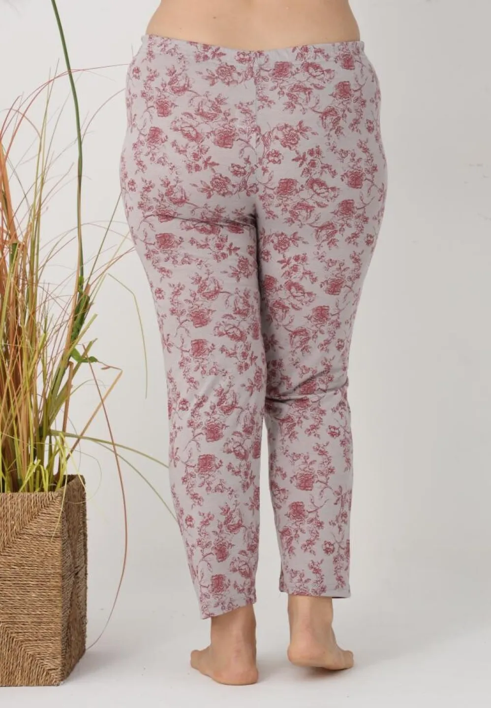 Pantaloni de pijama damă Big Size, gri cu flori vișinii - 3