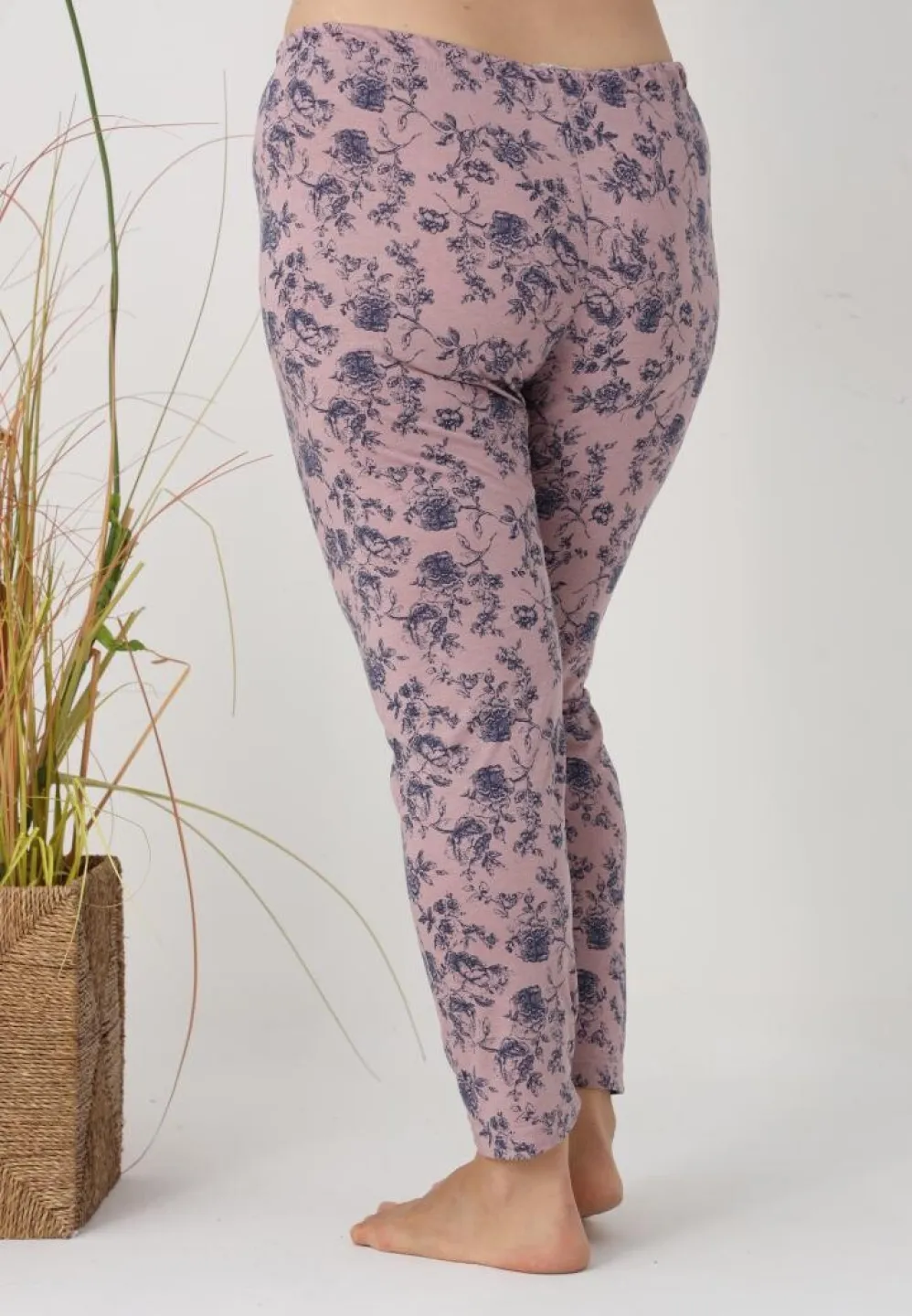 Pantaloni de pijama damă Big Size, roz cu flori albastre - 3