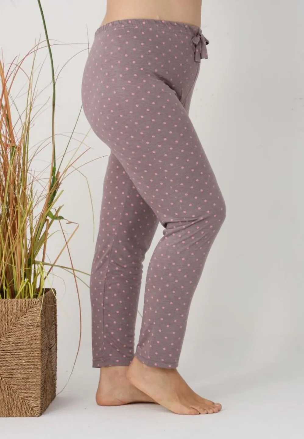 Pantaloni de pijama damă Big Size, gri cu buline roz - 2