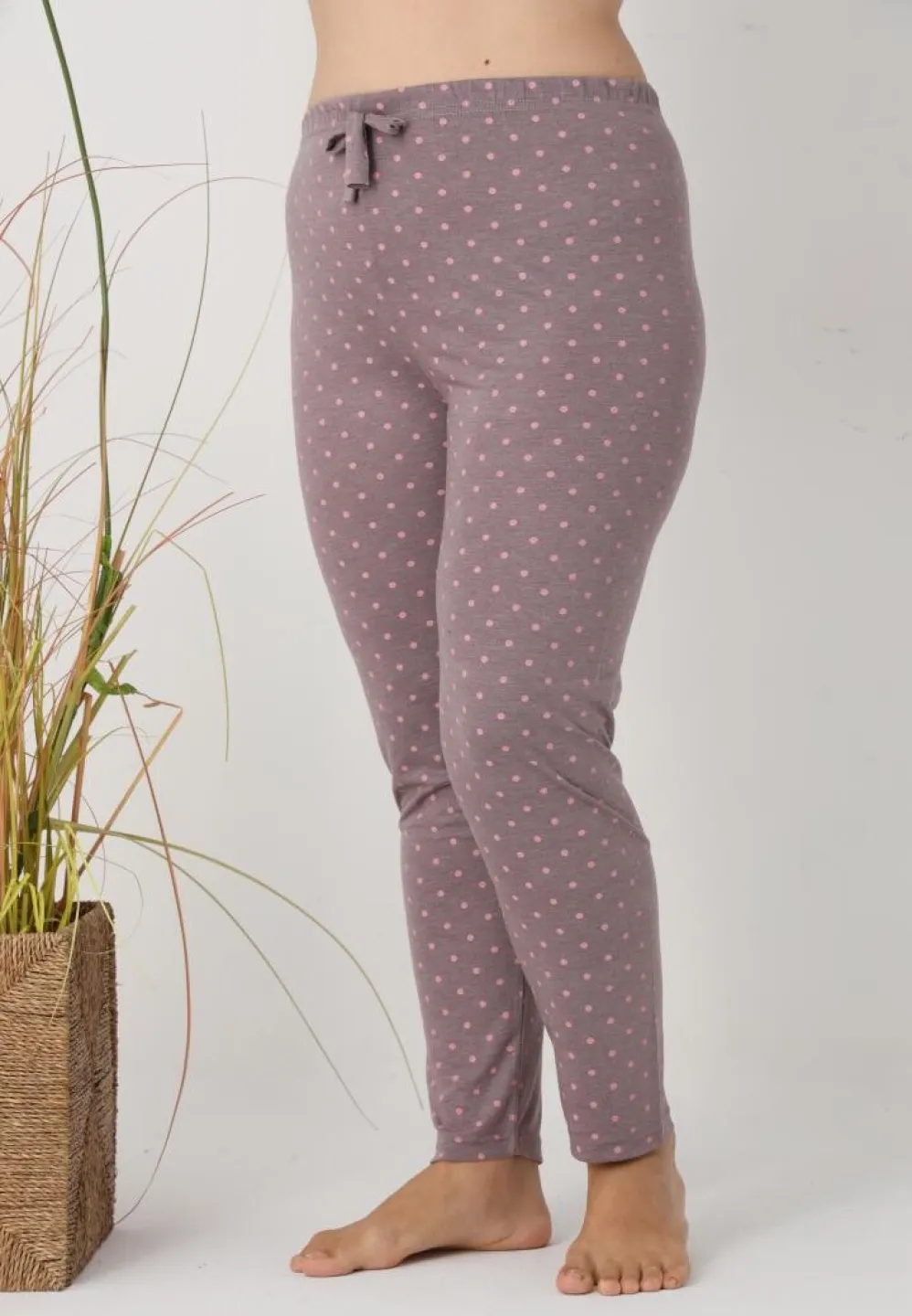 Pantaloni de pijama damă Big Size, gri cu buline roz - 1