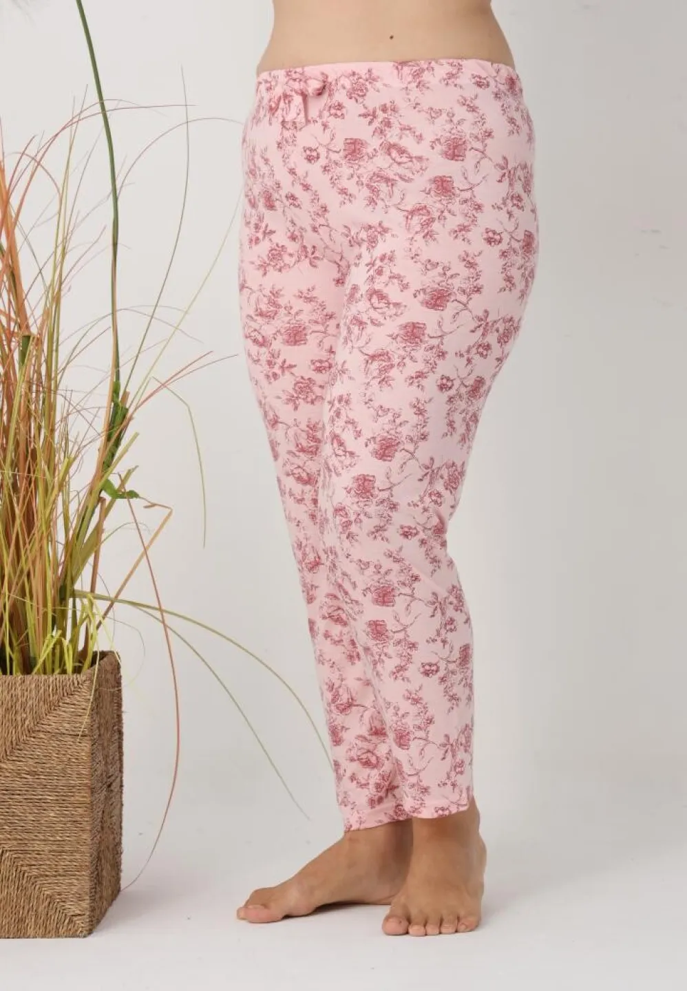 Pantaloni de pijama damă Big Size, roz cu flori - 1