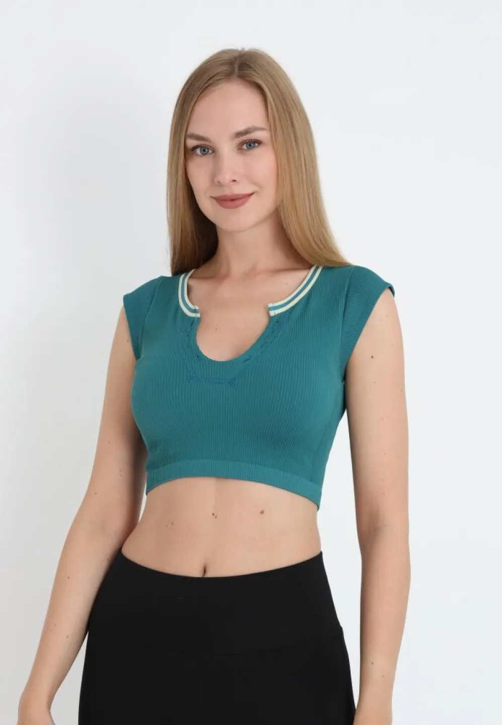 Tricou crop damă cu mânecă scurtă, verde - 3
