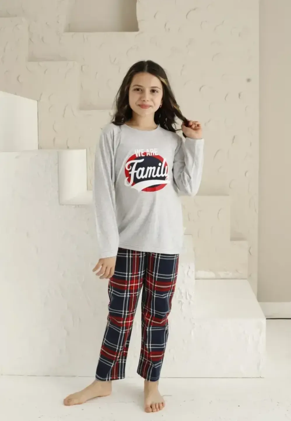Pijama fete, gri, mânecă lungă și pantaloni lungi, model We Are Family - 3