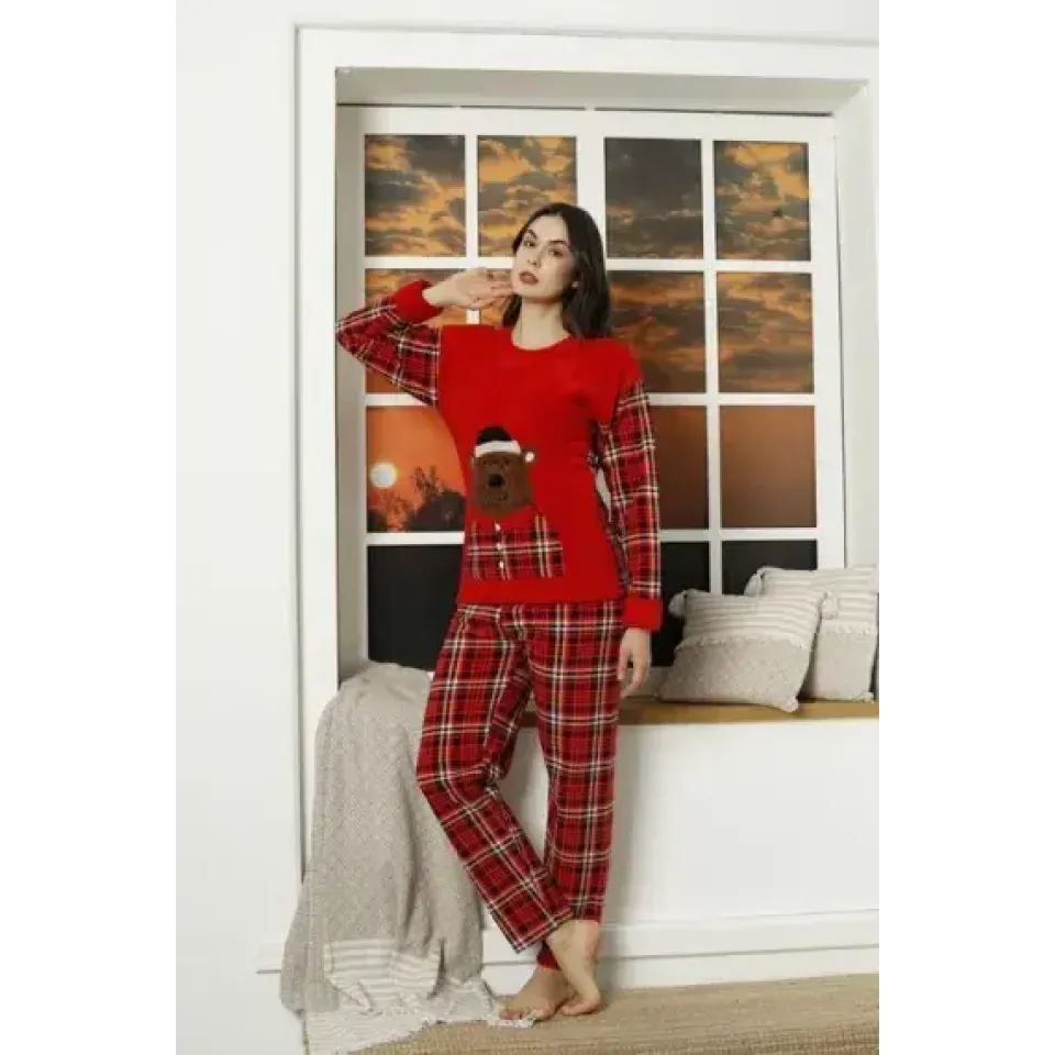 Pijama damă cocolino roșie, pufoasă și călduroasă, cu imprimeu urs cu căciuliță