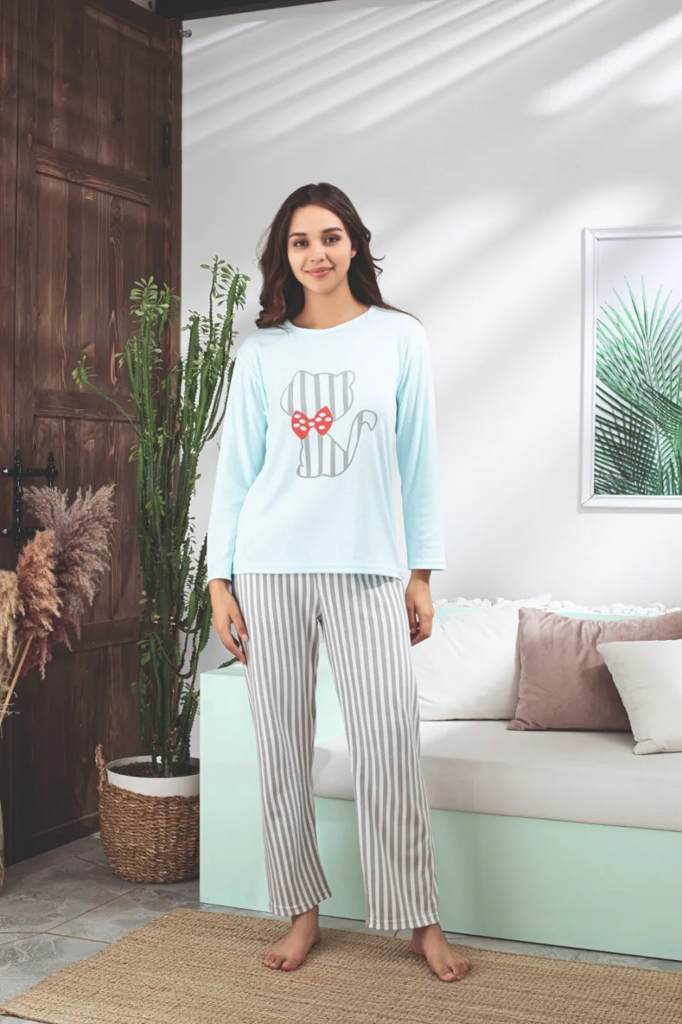 Pijama Dama Albastru Deschis cu Mâneci Lungi și Pantaloni cu Dungi, Pisica - 1